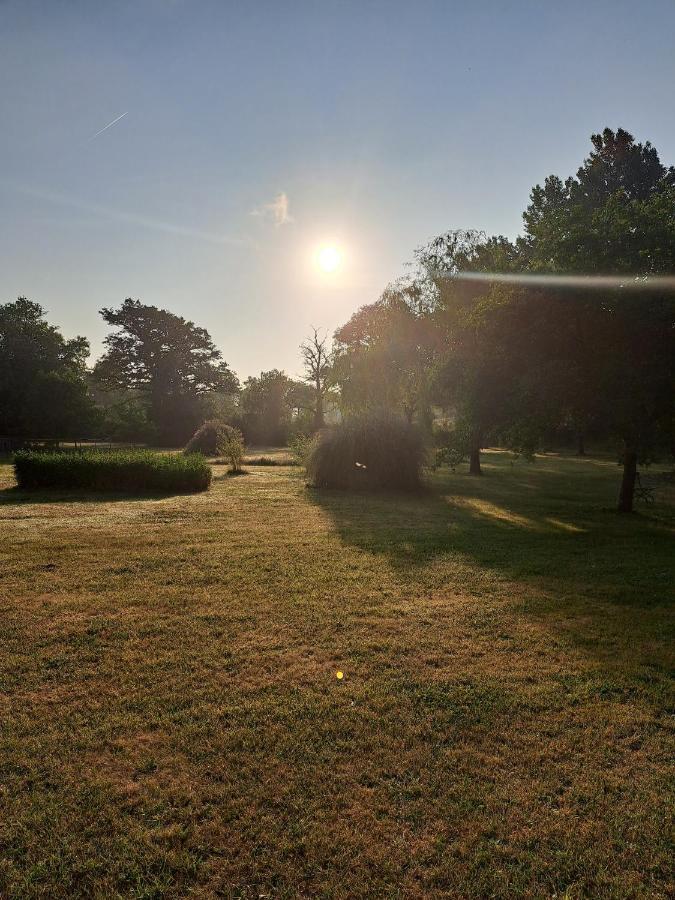 Brigueuil-le-ChantreChez Nous住宿加早餐旅馆 外观 照片